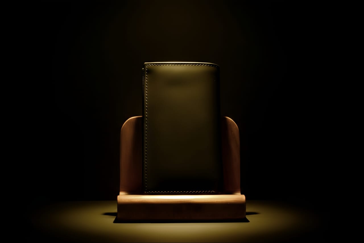 Trust CARRIES Plain Soft Coat Cow Leather Wallet for Men Black Front View