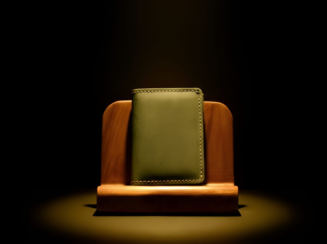 Trust Carries Military Green Oil Pull-Up Leather Cardholder Side View