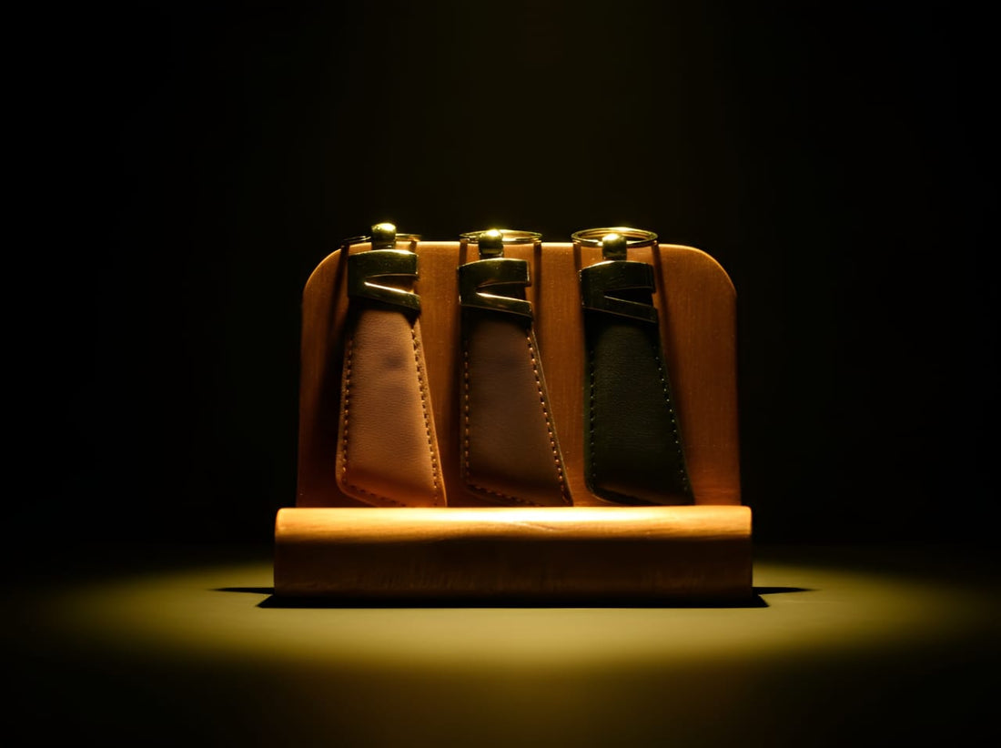 Trust Carries Z-Shape Keychain Premium Cow Leather Key Holder