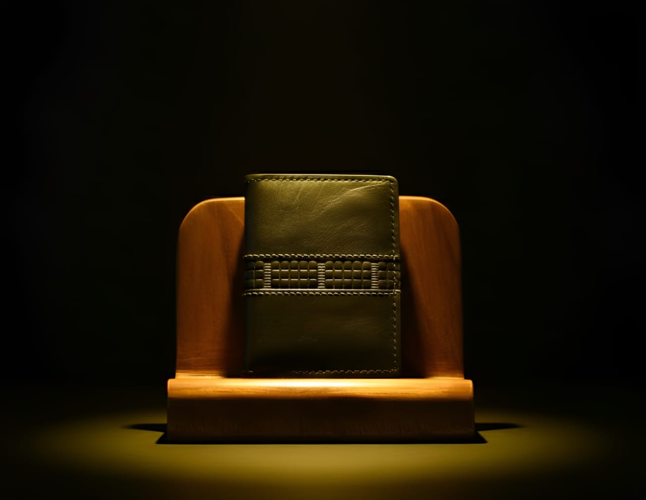 Trustcarries Black Little Square Button Cow Leather Cardholder Open View
